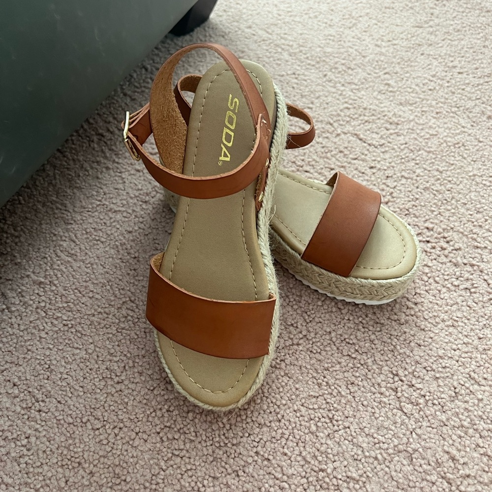 Soda brown platform sandal
